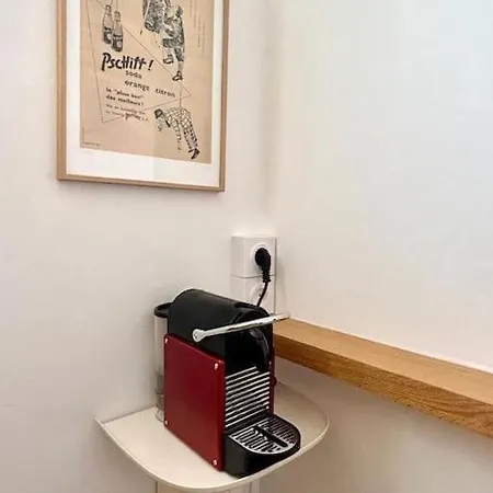 L'ecume Avec Balcon Proche Remblai